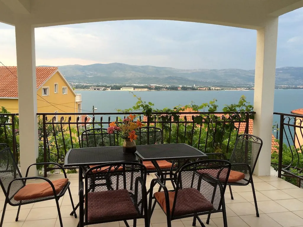 Apartments Ljiljana Trogir