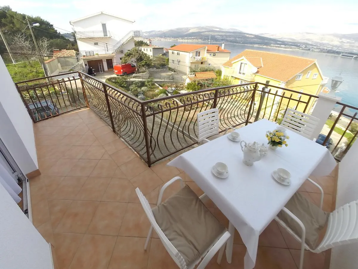Apartments Ljiljana Trogir 0*,  Hırvatistan